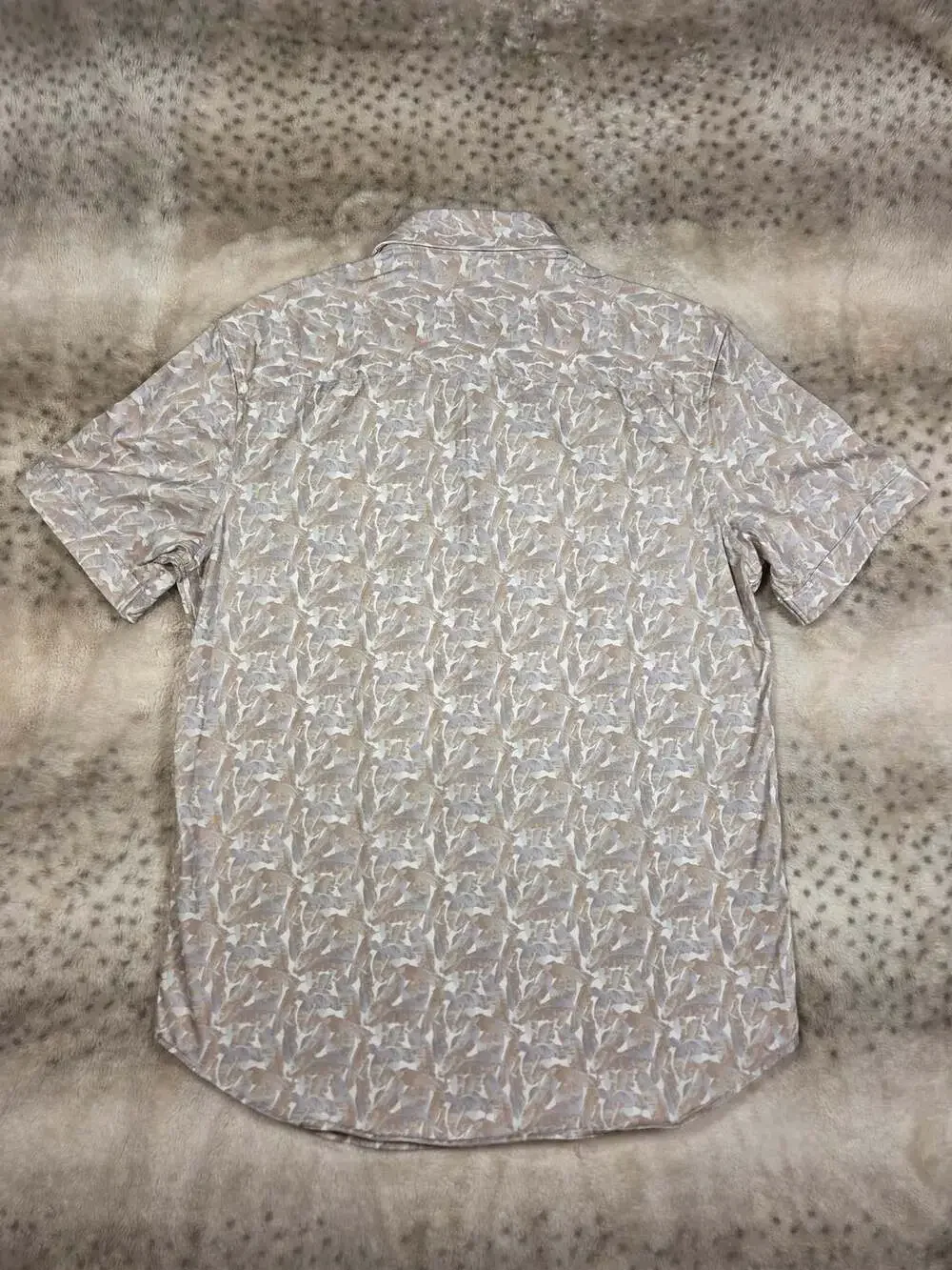 Bugatchi Leaf Print Short Sleeve Stretch Shirt in Sand Medium